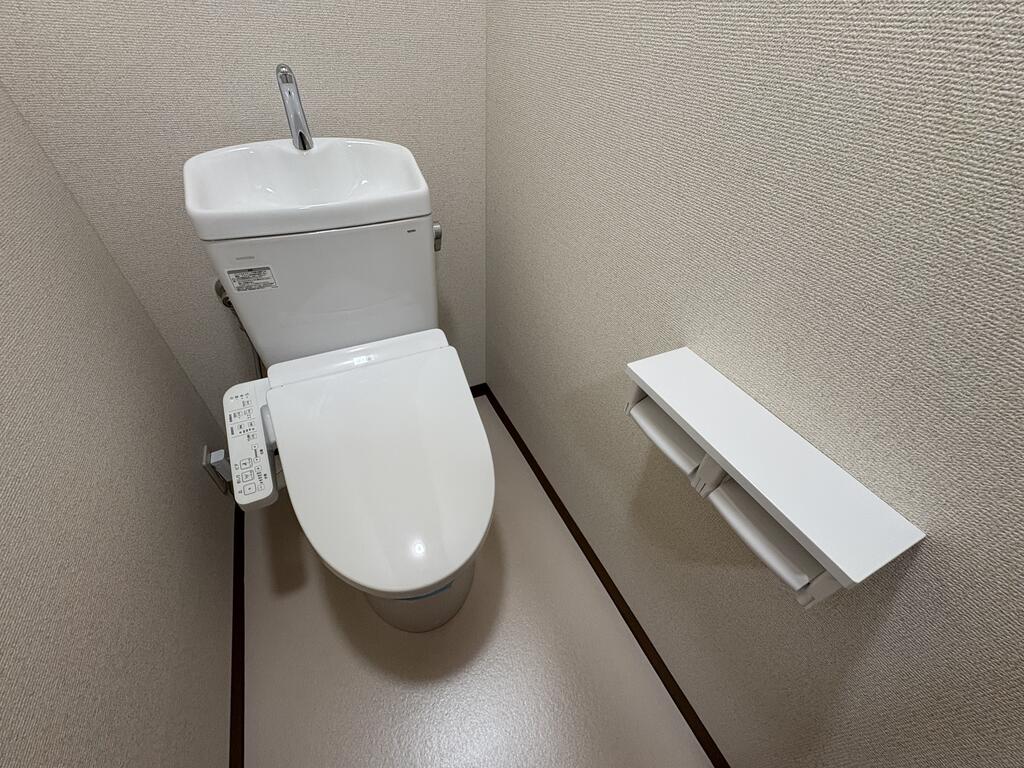 トイレ　温水便座付きトイレ★