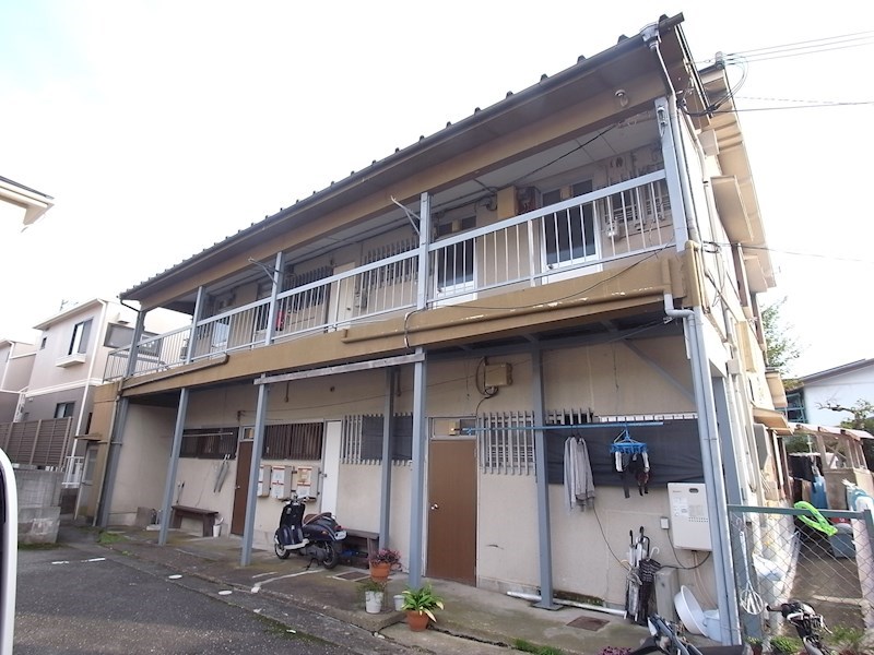 神戸市北区有野町唐櫃のアパートの建物外観