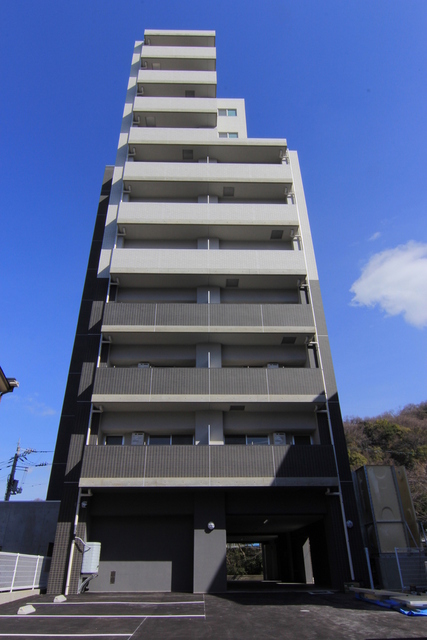 松山市清水町のマンションの建物外観