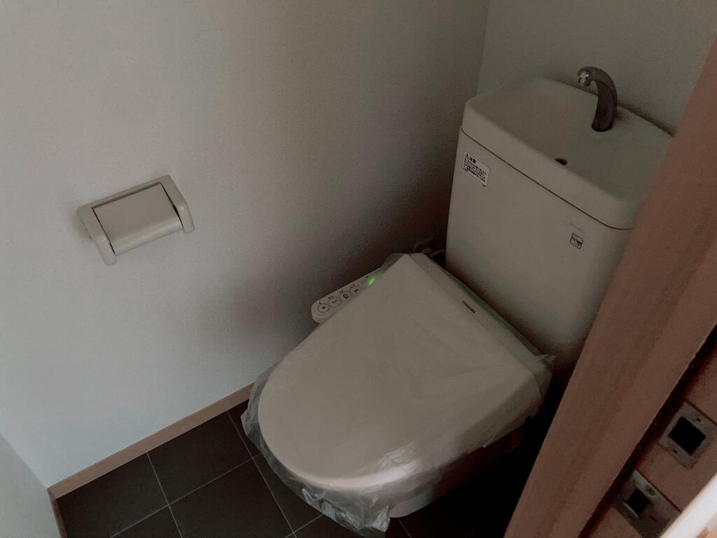 トイレ　温水洗浄便座