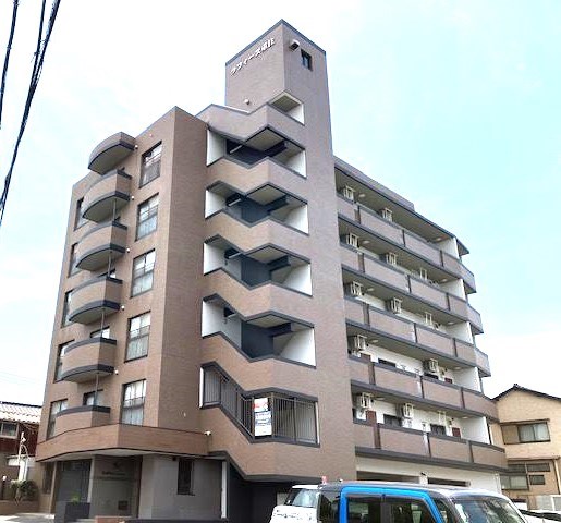 北九州市小倉南区重住のマンションの建物外観