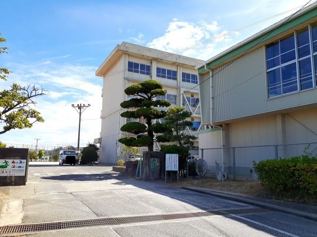 【福山市春日町のアパートの小学校】