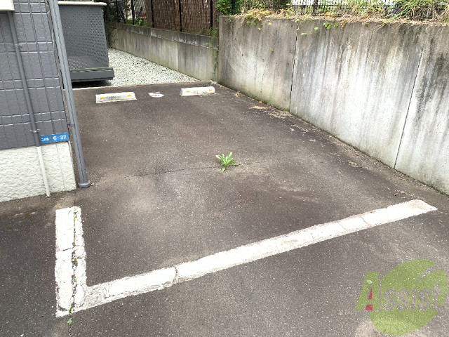 【仙台市宮城野区二の森のアパートの駐車場】