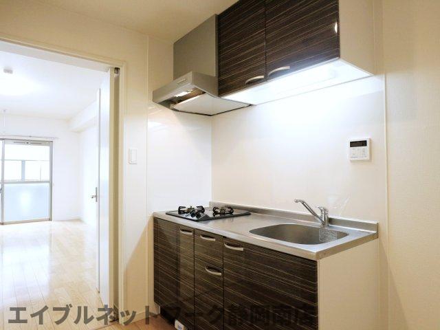 キッチン　コンパクトなキッチンで掃除もラクラク
