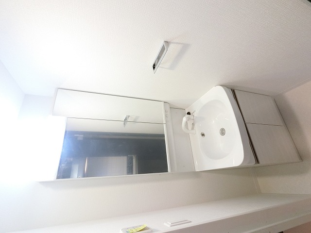 洗面設備　室内は現状を優先します