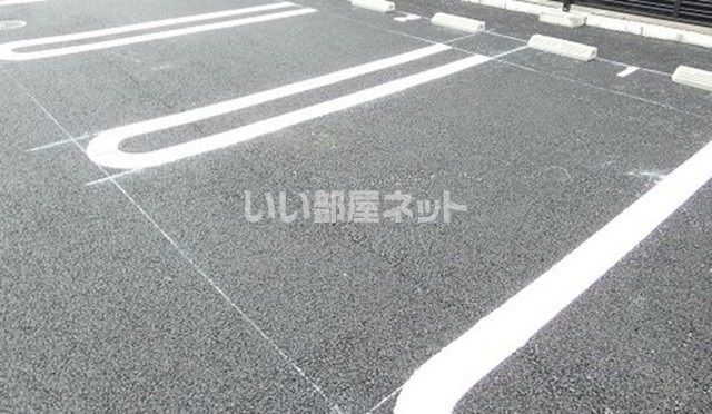 【狭山市大字南入曽のアパートの駐車場】