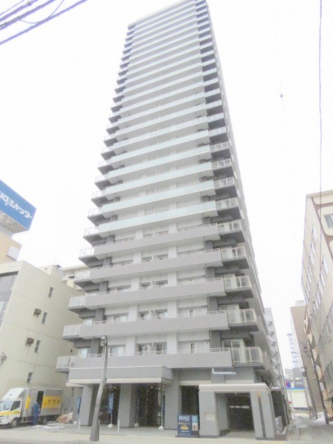 札幌市中央区北一条西のマンションの建物外観