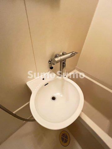 洗面設備　脱衣スペースもあります