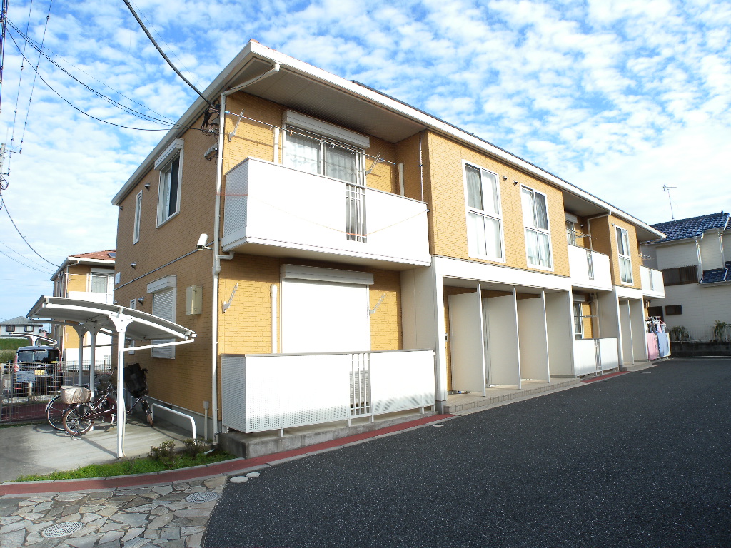 川口市戸塚東のアパートの建物外観