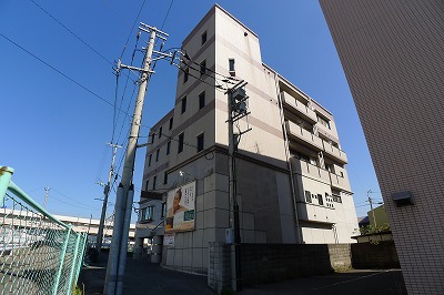 【北九州市八幡西区藤田のマンションの建物外観】