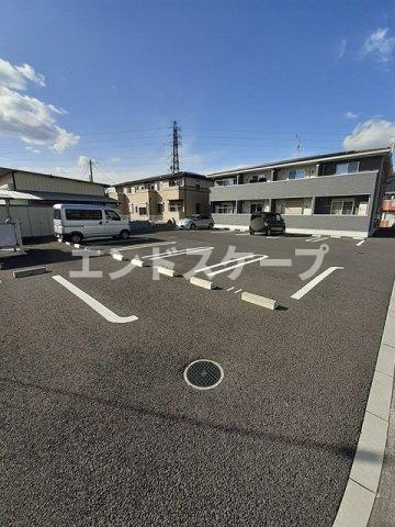 【安中市中宿のアパートの駐車場】