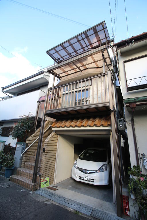 大阪府吹田市泉町１（一戸建）の賃貸物件の外観