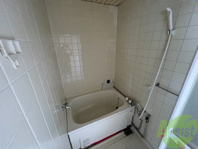 バス・シャワールーム　浴室は、コンパクトな大きさでお掃除も楽々に出来ちゃいますね