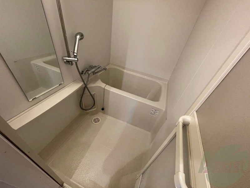 バス・シャワールーム　お風呂になります。一日の疲れを癒してくださいね。