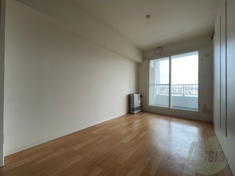 居室・リビング　広くてキレイなお部屋が広がっていて、充実した生活が送れそう。