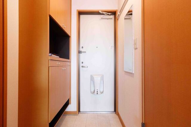 玄関　２０５・玄関