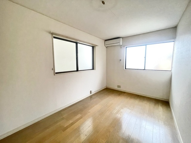 その他　設備：洋室にエアコン１台有り