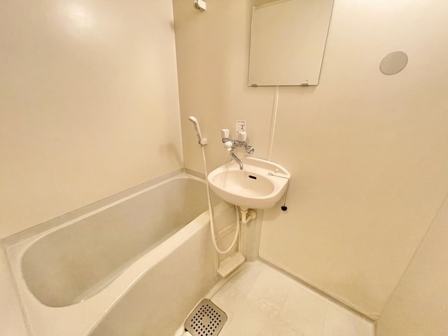 バス・シャワールーム　バスルーム