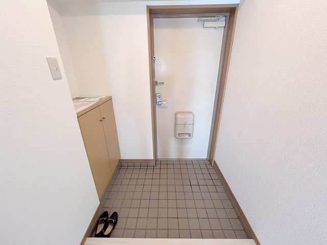 玄関　※同建物の類似写真になります。