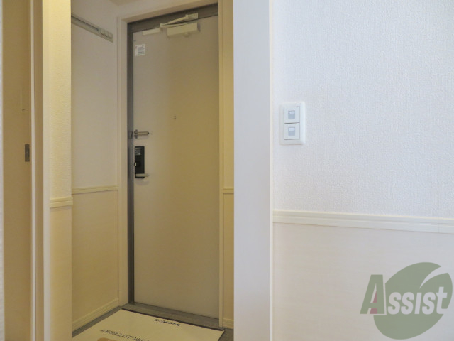 玄関　玄関の様子です。明るい印象ですね。気分もあがりそう。