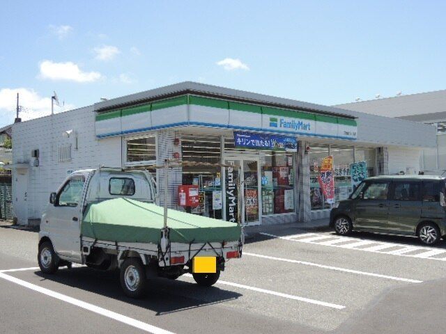 コンビニ　ファミリーマート外神店（コンビニ）まで540m