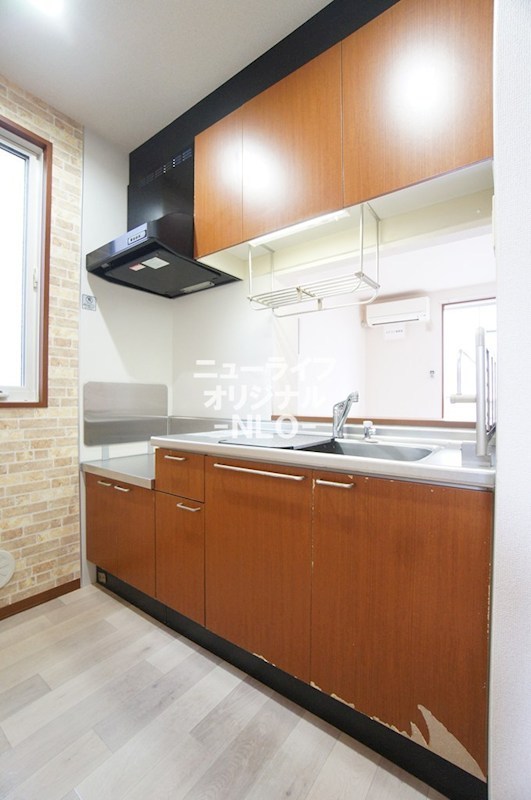 キッチン　コンロは設置幅・ガスの種別を確認の上、ご用意下さい。