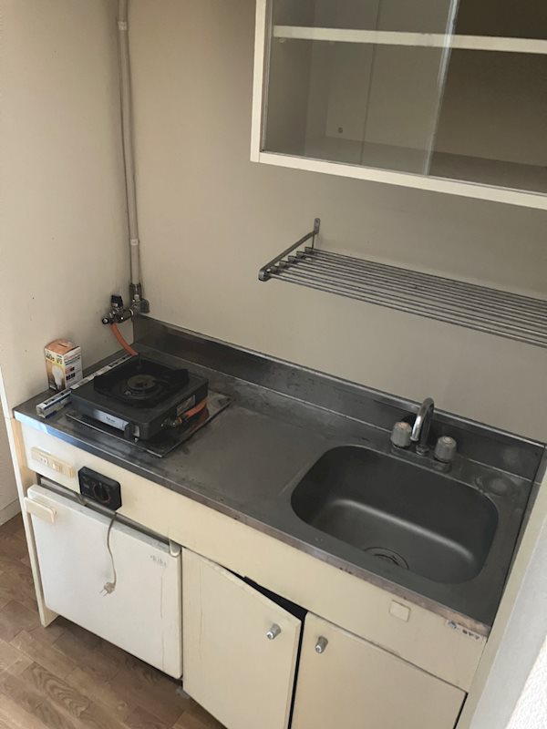 キッチン　水切り棚付きのキッチン