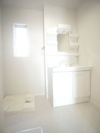 洗面設備　洗髪洗面化粧台と洗濯機置き場があります♪