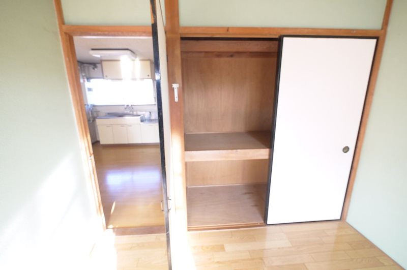 収納　東側洋室6帖