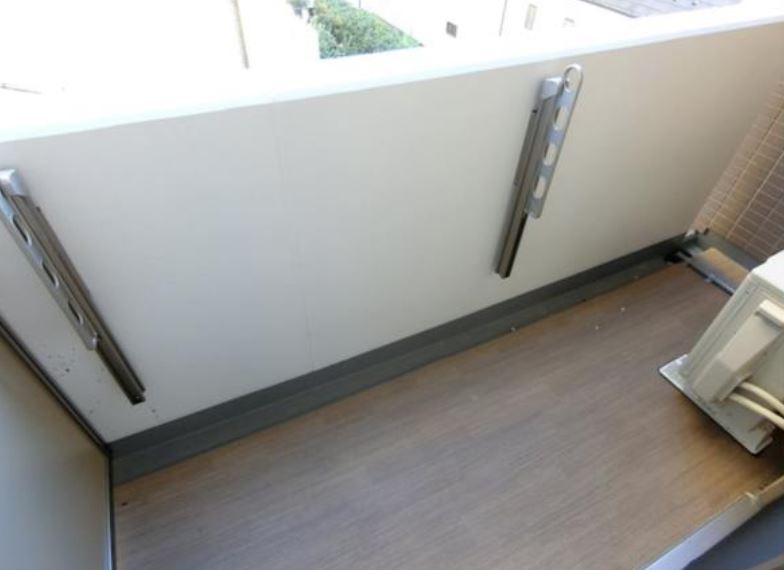 バルコニー　★洗濯物を干すスペース充分に取れます★