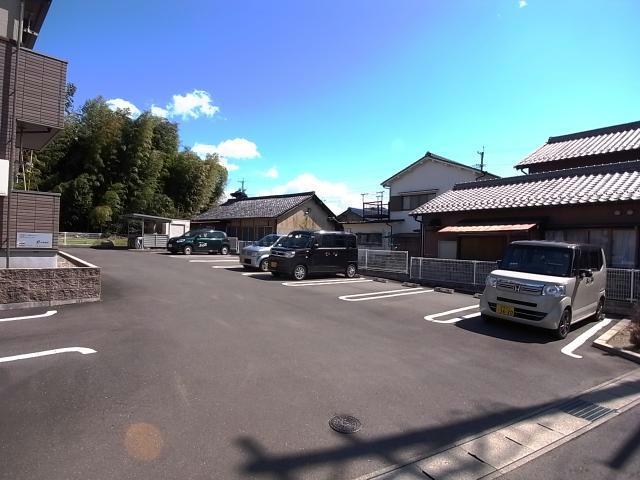 駐車場　駐車場