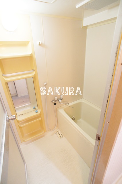 バス・シャワールーム　嬉しい追い焚き機能付きです♪