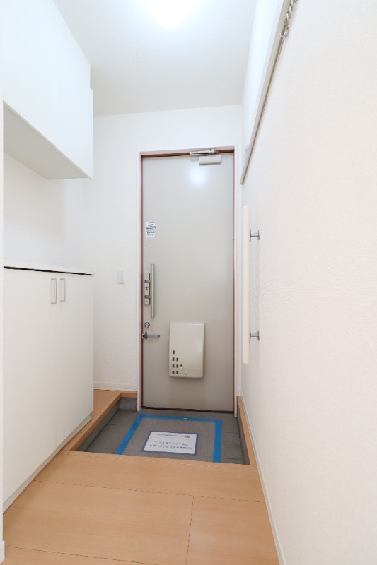 玄関　図面と現状に相違がある場合には現状を優先