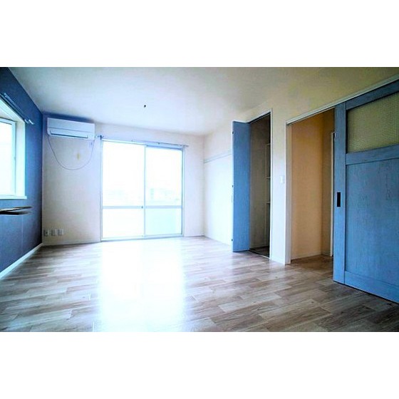 居室・リビング　デザインウッド調のフローリングがお洒落なＬＤＫ♪