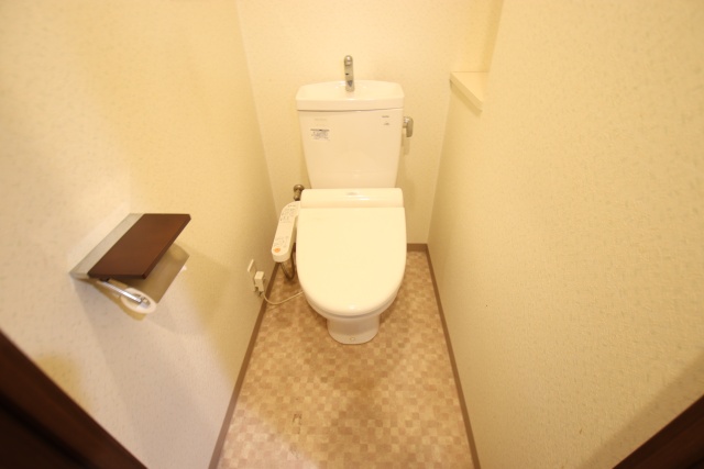 トイレ　※別室の参考写真の為、現況優先です。