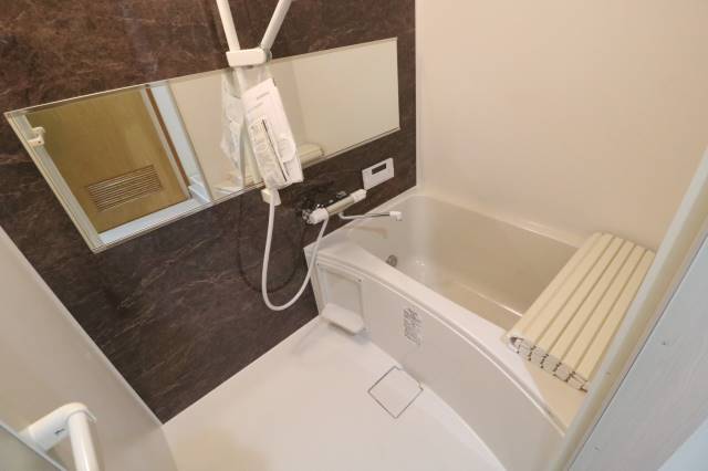 バス・シャワールーム　きれいな浴室です♪