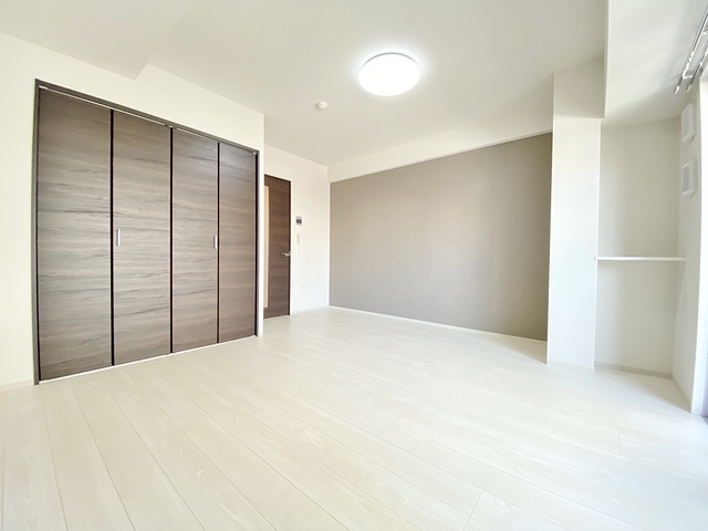 居室・リビング　９．３帖の広いお部屋です