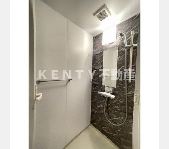 バス・シャワールーム　コンパクトで使いやすいシャワールームです