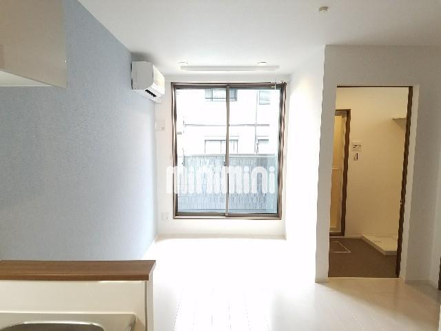 居室・リビング　明るいお部屋です