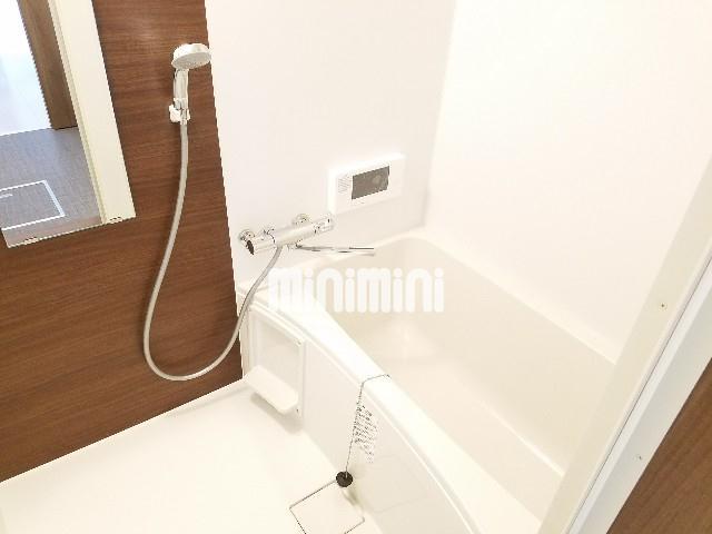 バス・シャワールーム　ゆったり入れるお風呂です