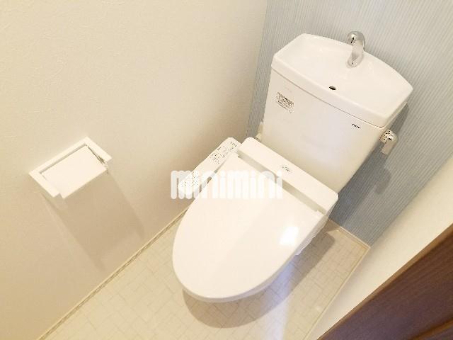 トイレ　温水洗浄便座です