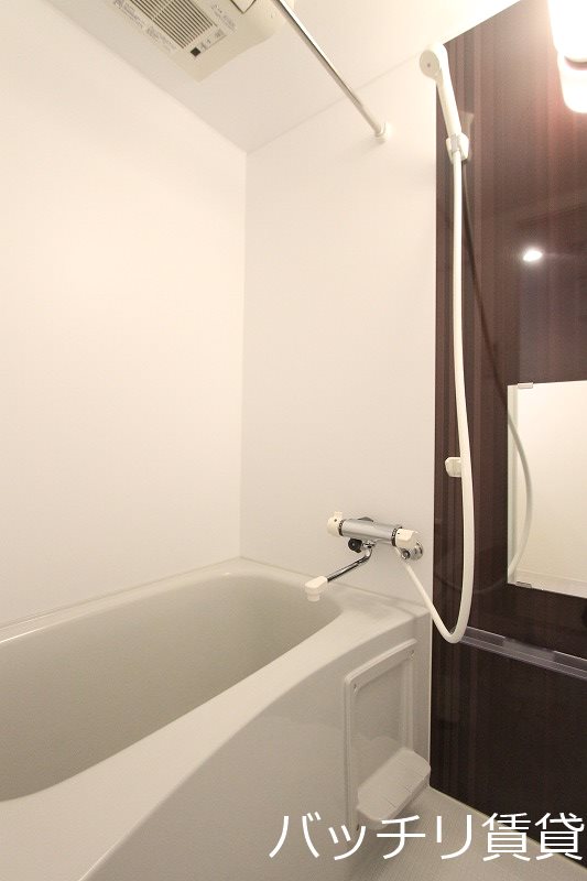 バス・シャワールーム　同型タイプの為、現状を優先致します。