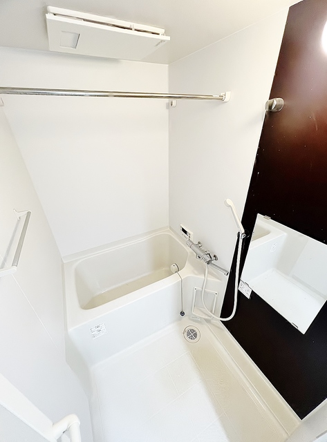 バス・シャワールーム　浴室乾燥・暖房・２４時間換気機能付き