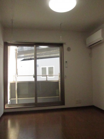 居室・リビング　別室参考写真です。