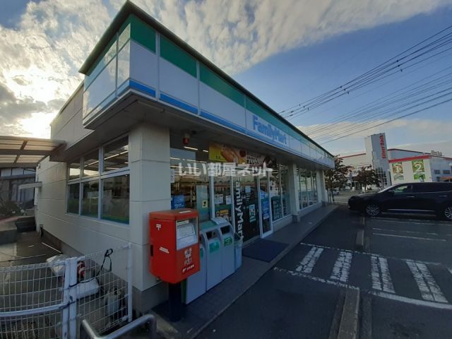 コンビニ　ファミリーマート松橋曲野店（コンビニ）まで461m