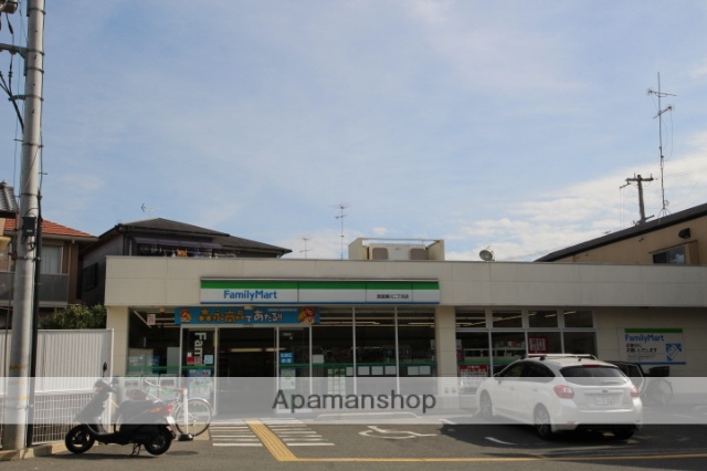 コンビニ　ファミリーマート（コンビニ）まで339m