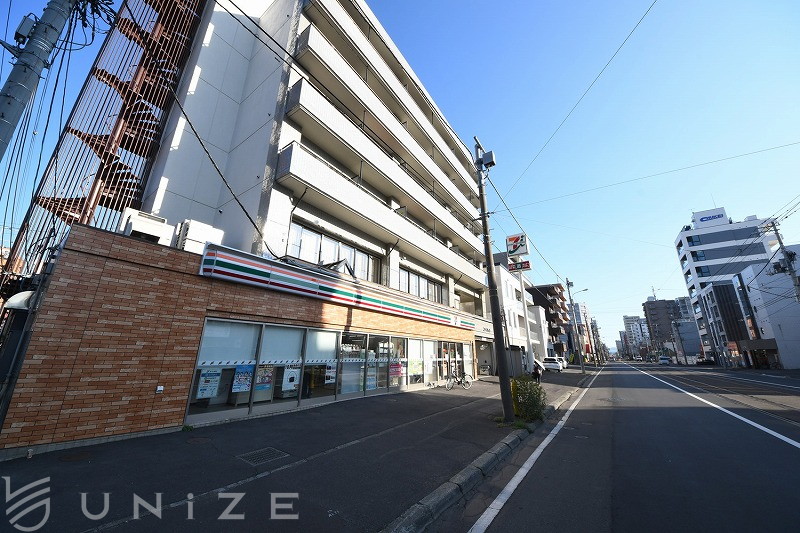 コンビニ　セブンイレブン札幌山鼻店（コンビニ）まで366m