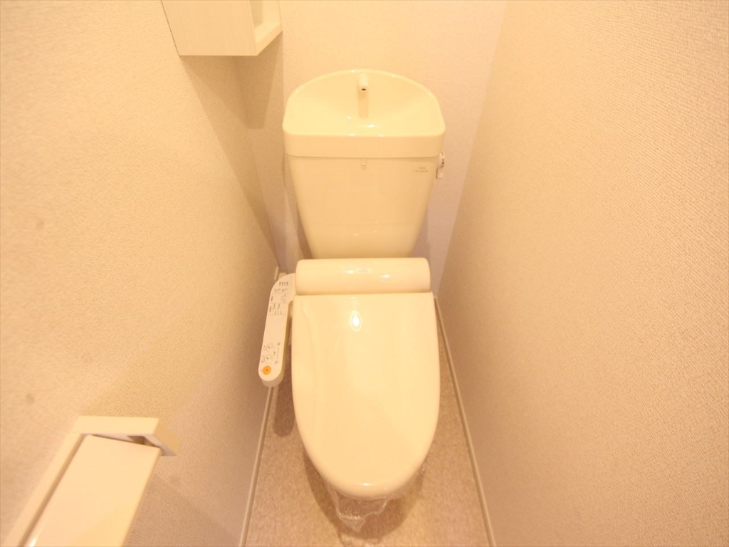 トイレ　温水洗浄暖房便座付トイレ