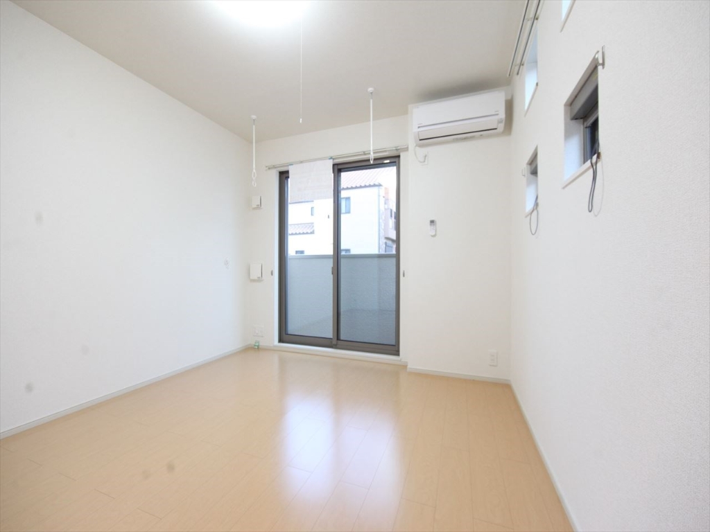 バルコニー　洋室7.1帖　エアコン完備　南面バルコニー