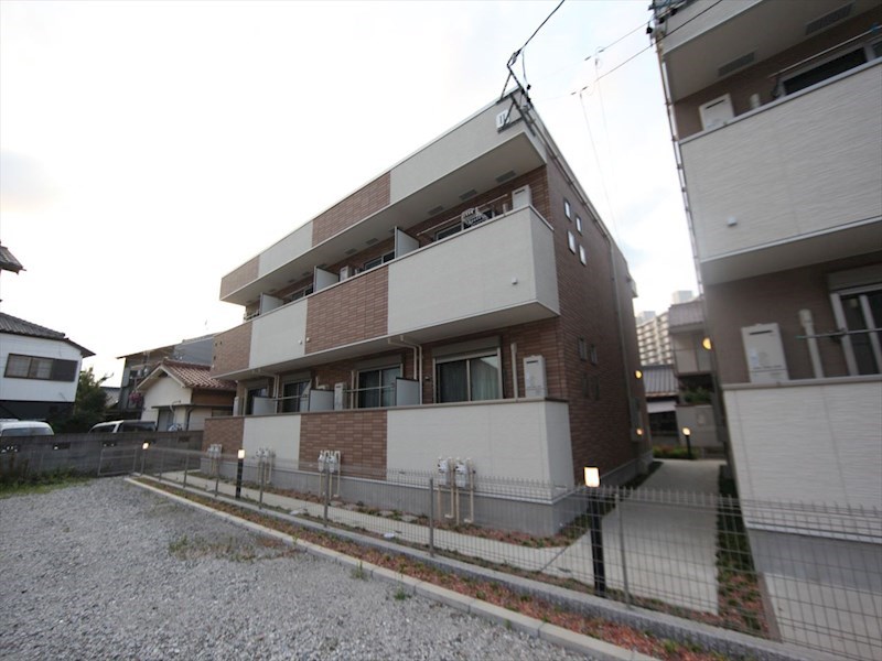 建物外観　外観　屋根付き駐輪場有り